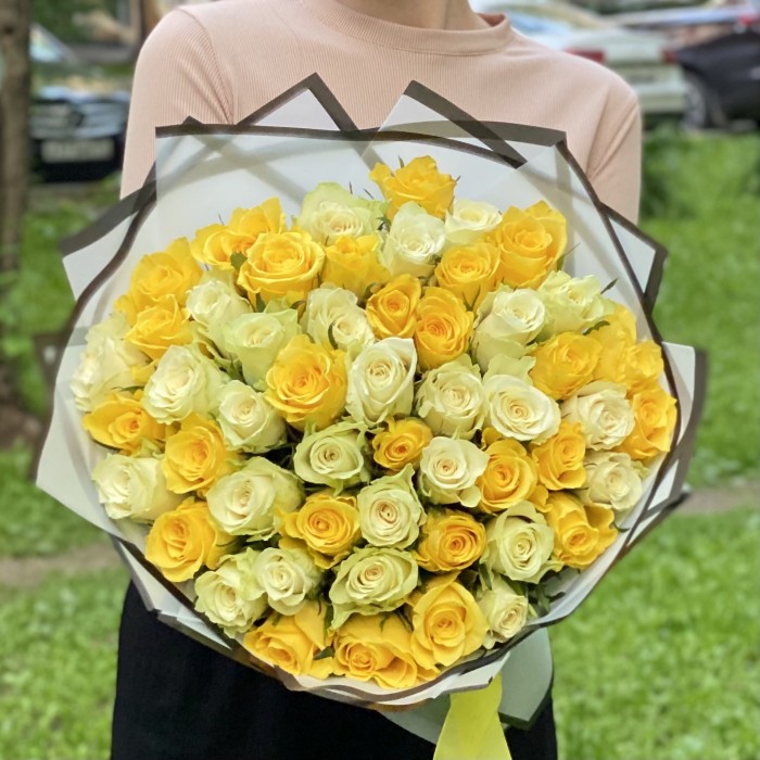 51 желтая и белая роза