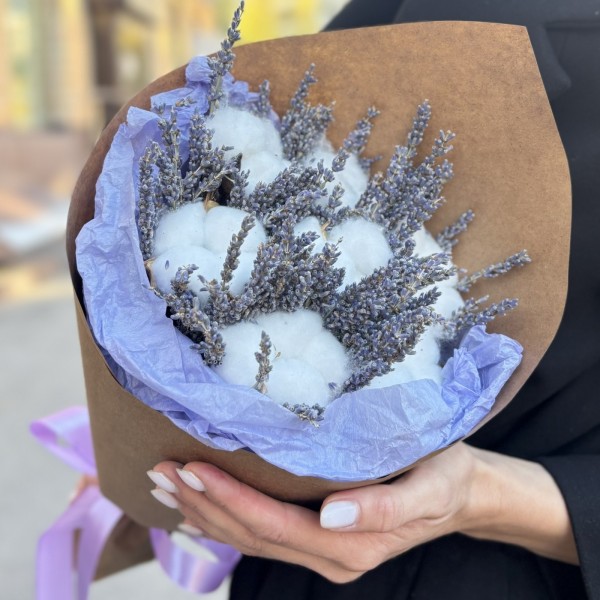 Букет из хлопка и лаванды