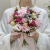 Букет невесты с эустомой и розами Мон Амур