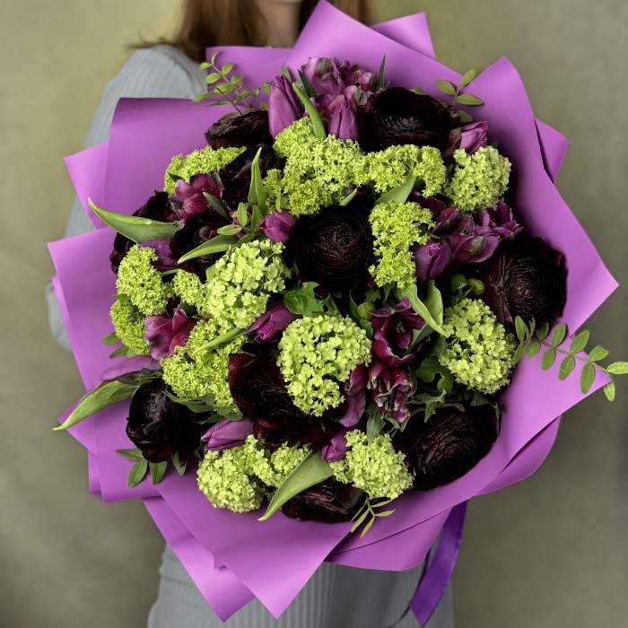 Букет с ранункулюсами Цветущая магия