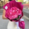 Букет с малиновой гортензией