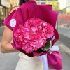 Букет с малиновой гортензией