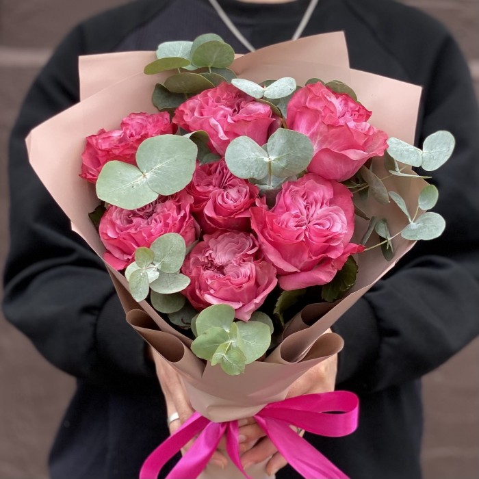 7 пионовидных сиреневых роз Кантри блюз