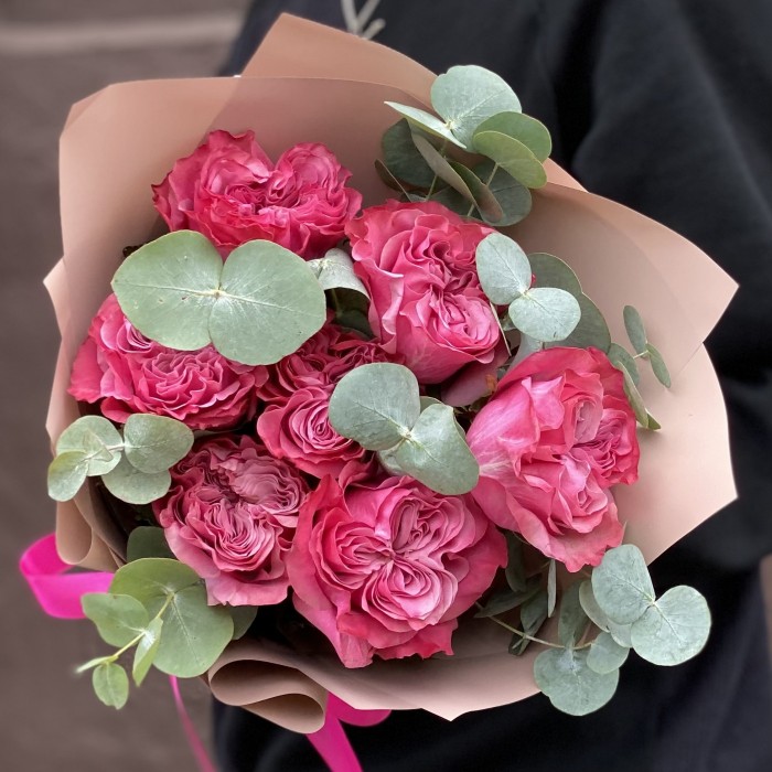 7 пионовидных сиреневых роз Кантри блюз