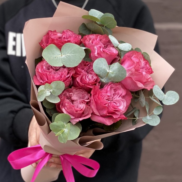 7 пионовидных сиреневых роз Кантри блюз