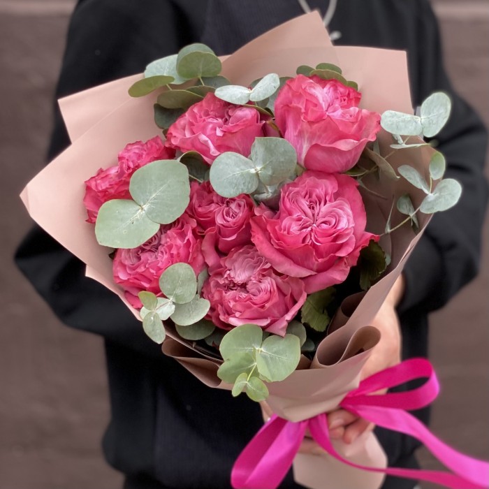 7 пионовидных сиреневых роз Кантри блюз