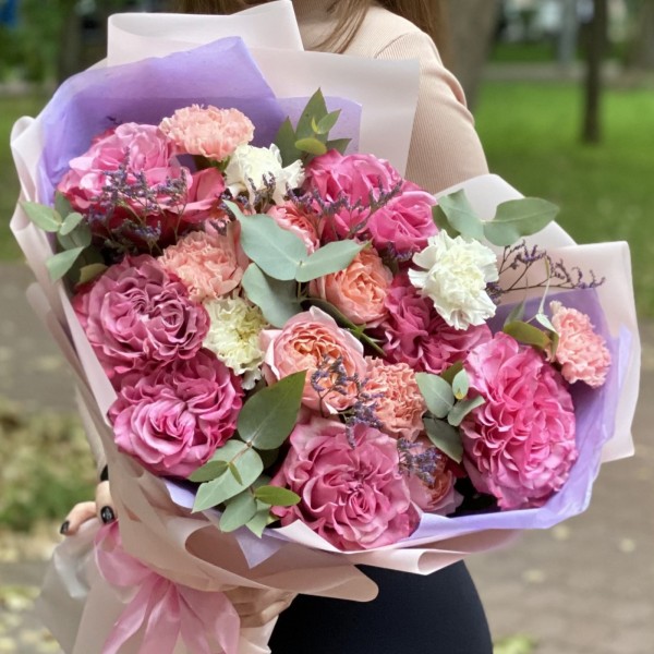 Букет Нежное сердце с пионовидными розами