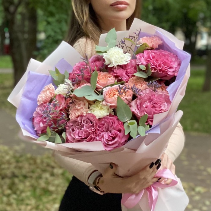 Букет Нежное сердце с пионовидными розами