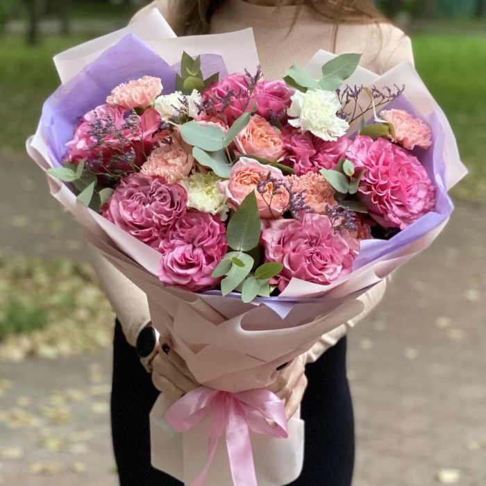 Букет Нежное сердце с пионовидными розами