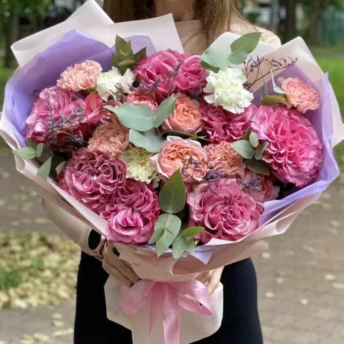Букет Нежное сердце с пионовидными розами