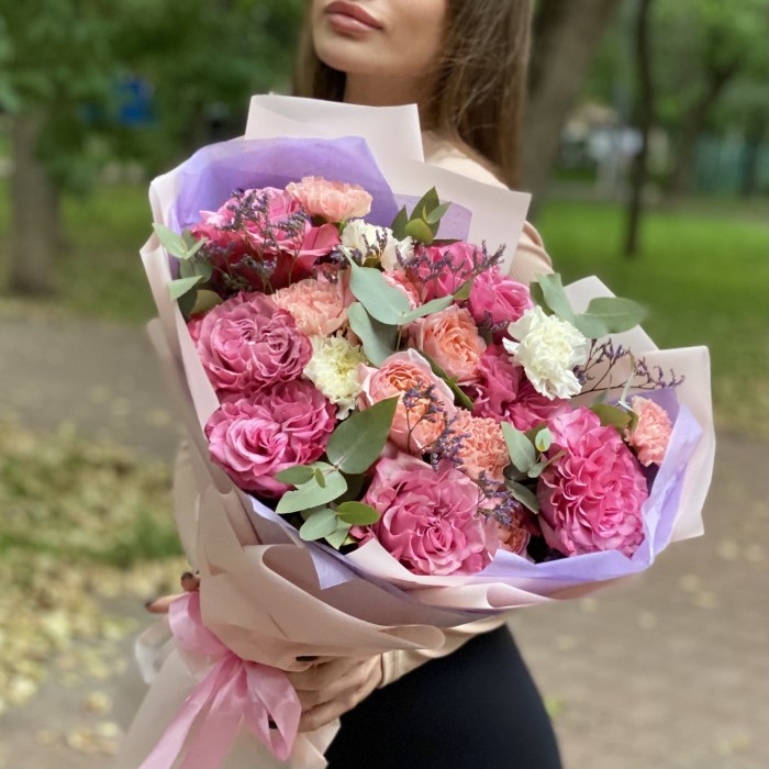 Букет Нежное сердце с пионовидными розами