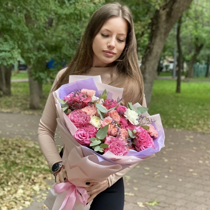 Букет Нежное сердце с пионовидными розами