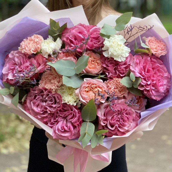 Букет Нежное сердце с пионовидными розами