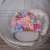 Букет с гортензией и розами