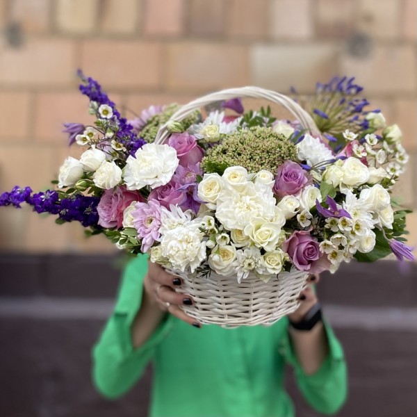 Композиция Лиловый туман с розами