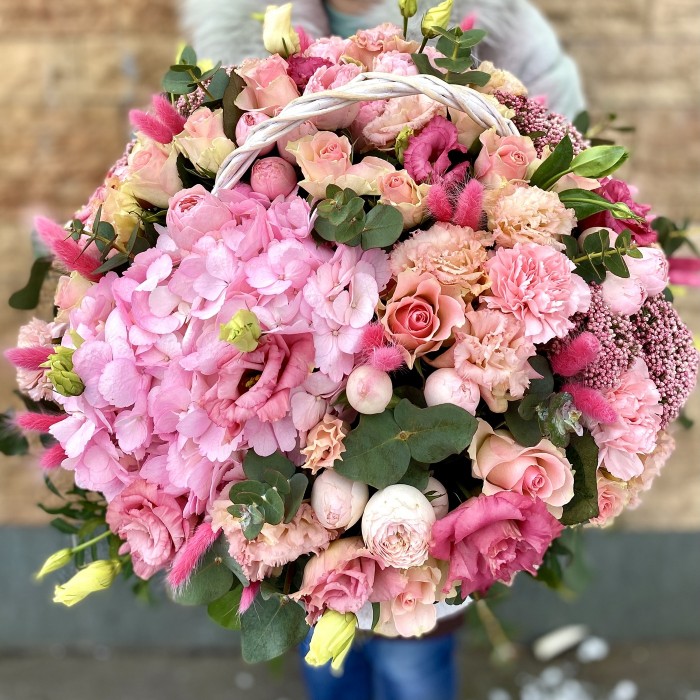 Корзина с цветами Розовое облако