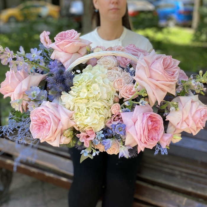 Авторская корзина с цветами Винтаж