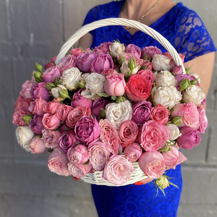 Корзина кустовых пионовидных роз Дивный аромат MIX