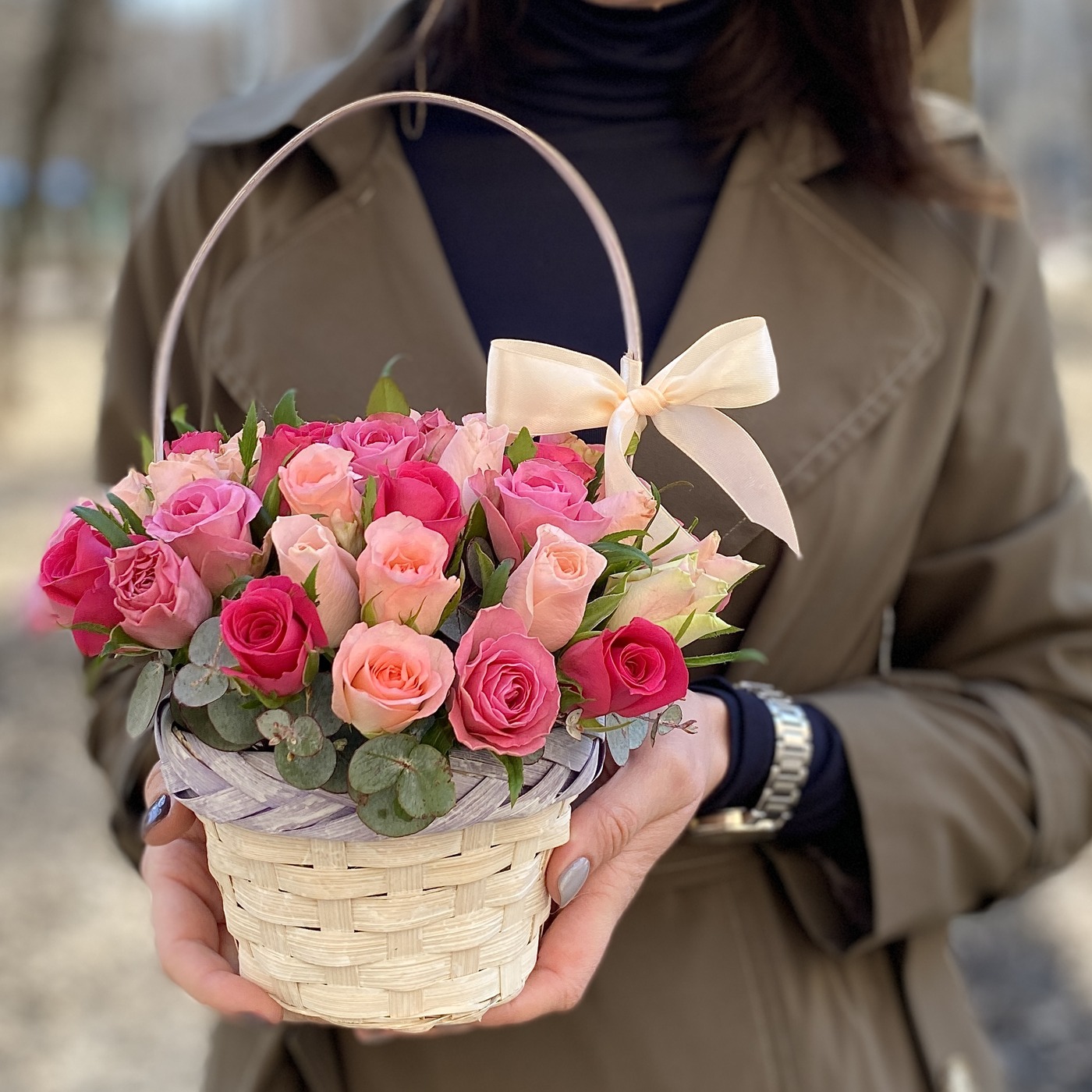 Мини розы в корзинке | доставка по Москве и области