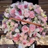 Нежно-розовая корзина с цветами