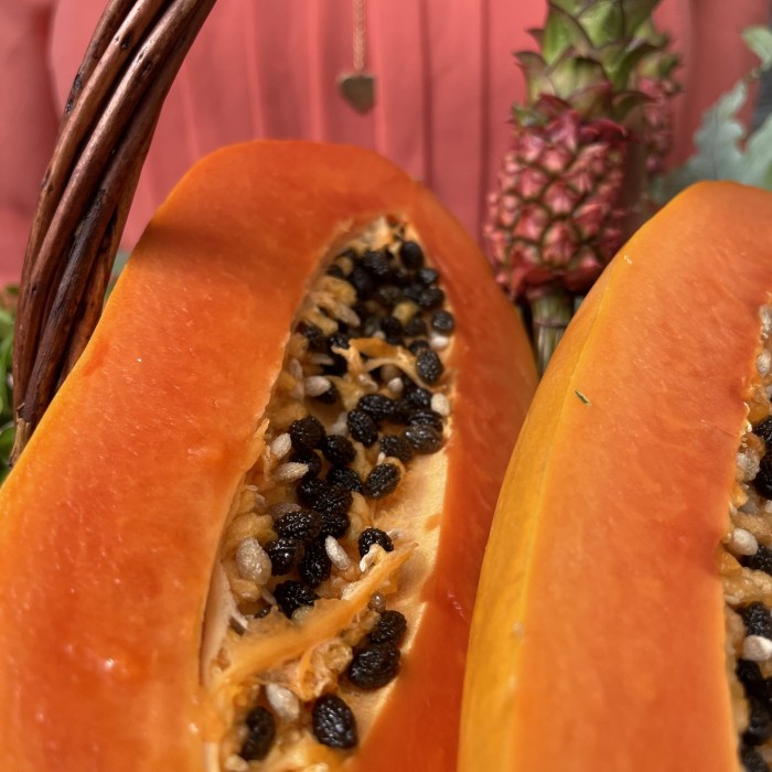 Подарочная корзина с папайей