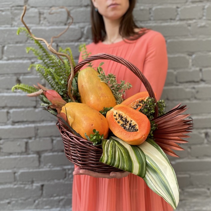 Подарочная корзина с папайей Экзотика