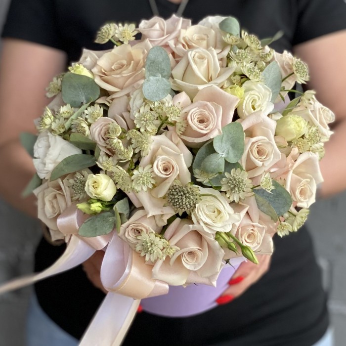 Композиция Персеида с розами