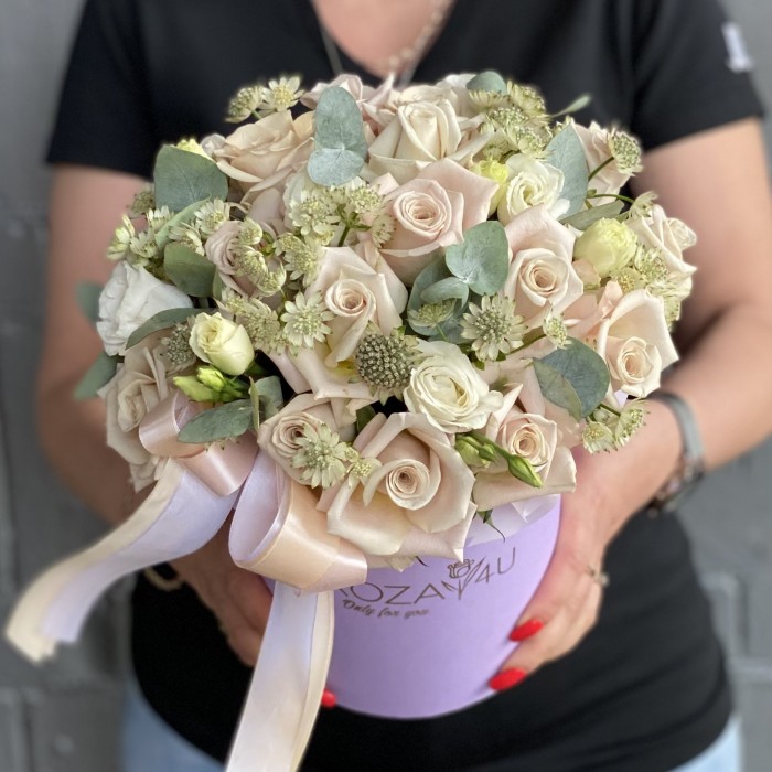 Композиция Персеида с розами