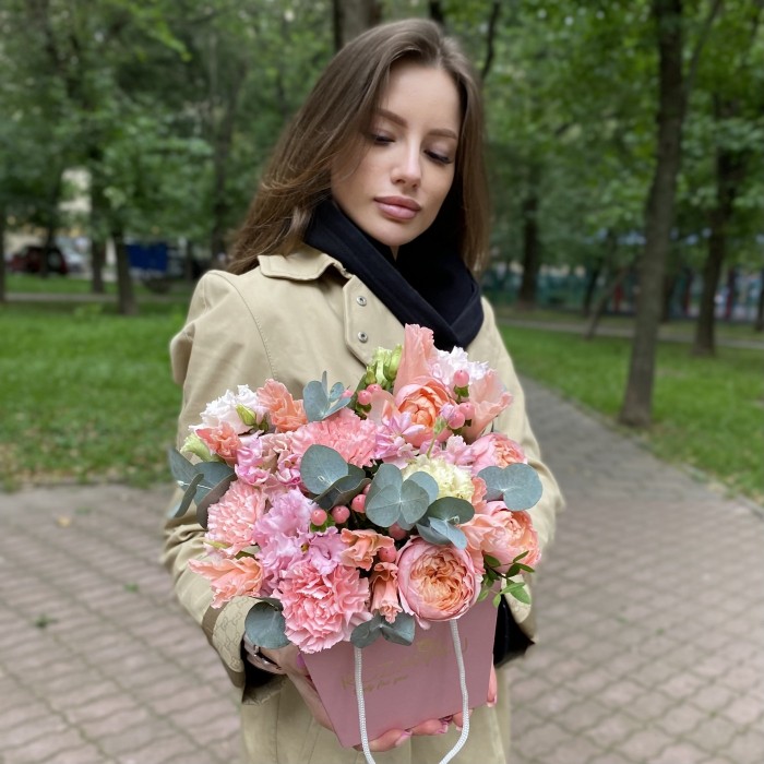 Композиция Цветочное утро с пионовидными розами Джульетта