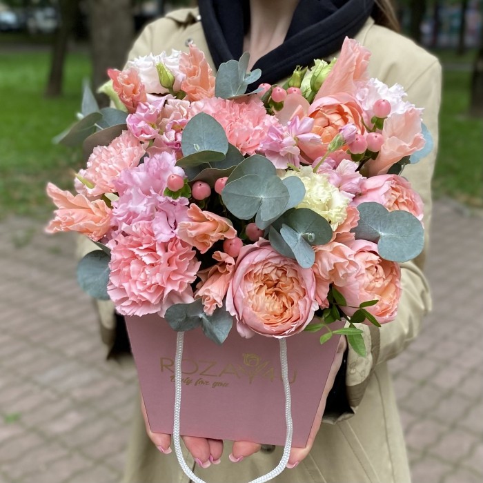 Композиция Цветочное утро с пионовидными розами Джульетта