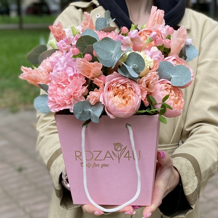 Композиция Цветочное утро с пионовидными розами Джульетта