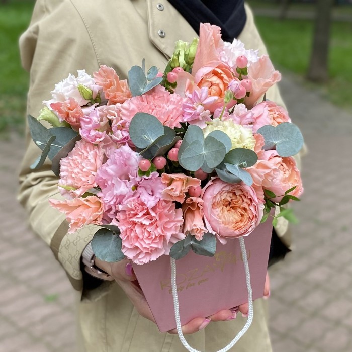 Композиция Цветочное утро с пионовидными розами Джульетта