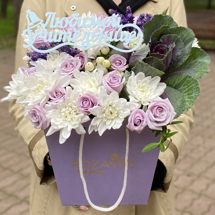 Композиция с хризантемой и розами Лиловая нежность