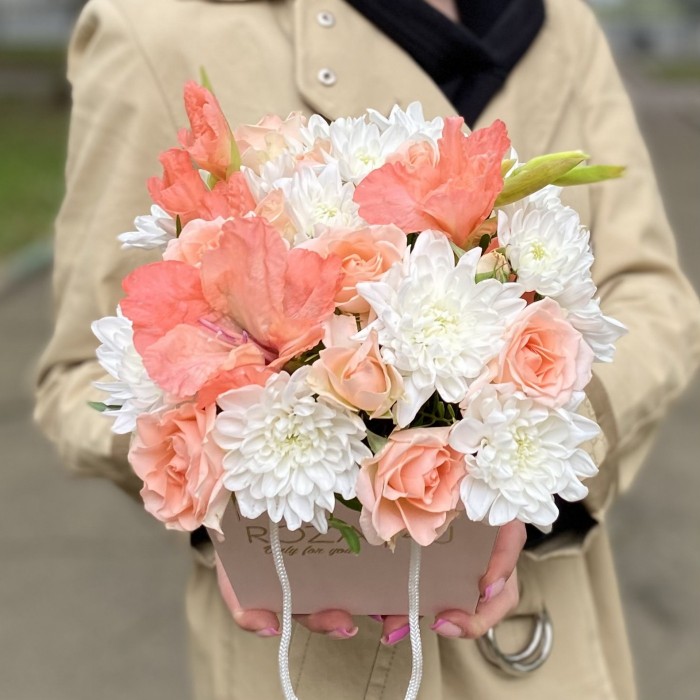 Композиция с хризантемой и гладиолусами Осенний микс