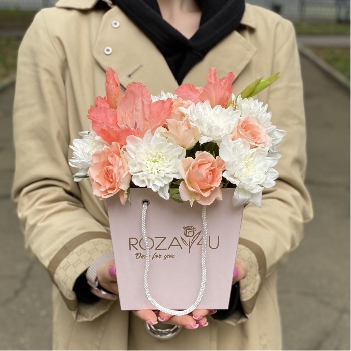 Композиция с хризантемой и гладиолусами Осенний микс