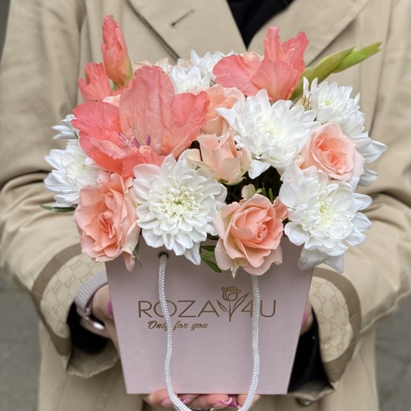 Композиция с хризантемой и гладиолусами Осенний микс