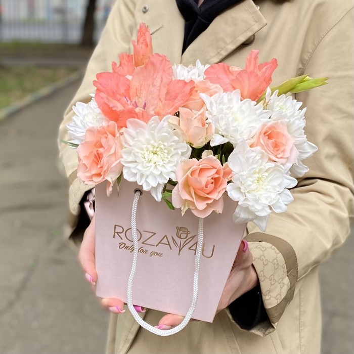 Композиция с хризантемой и гладиолусами Осенний микс