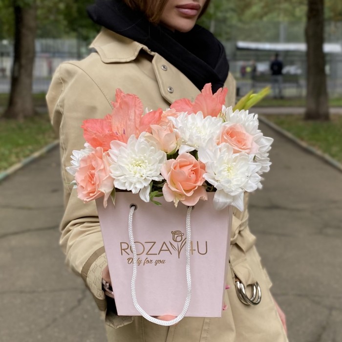 Композиция с хризантемой и гладиолусами Осенний микс