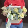 Композиция Карамелька с кустовыми розами