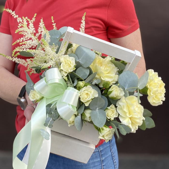 Композиция Карамелька с кустовыми розами