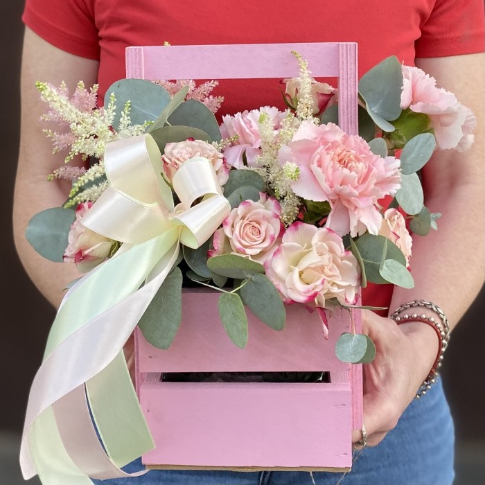 Композиция Нежное прикосновение с кустовыми розами