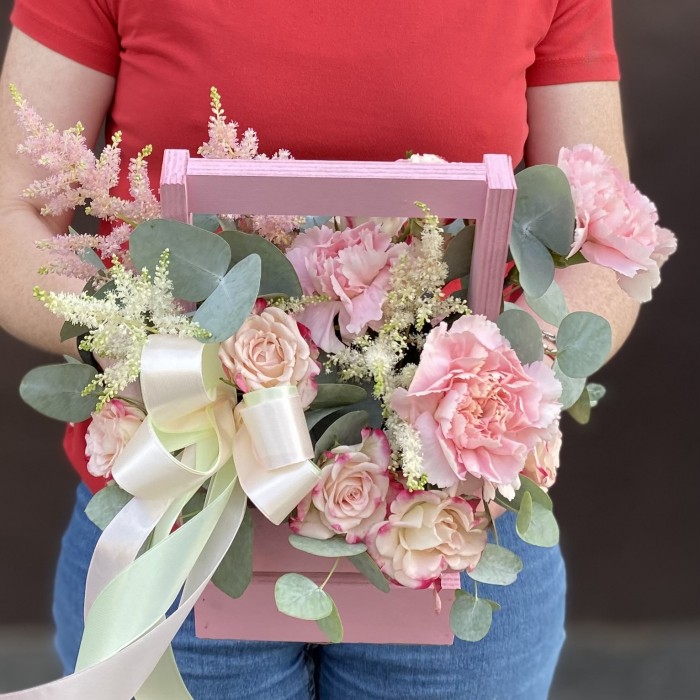 Композиция Нежное прикосновение с кустовыми розами