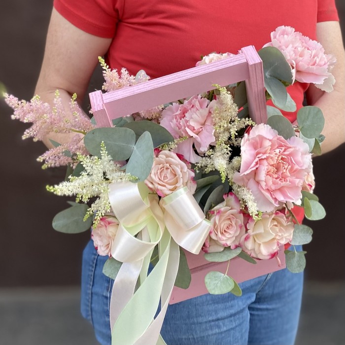 Композиция Нежное прикосновение с кустовыми розами