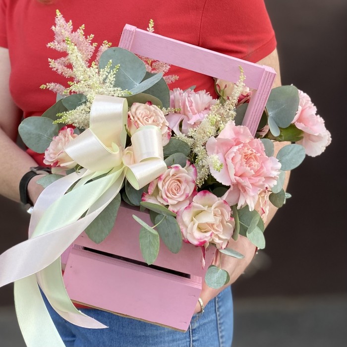 Композиция Нежное прикосновение с кустовыми розами