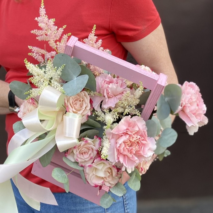 Композиция Нежное прикосновение с кустовыми розами