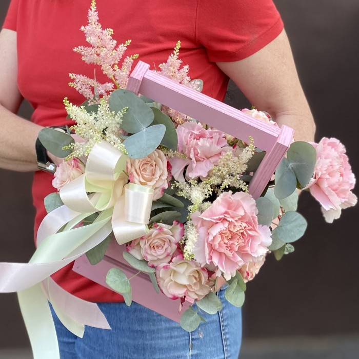 Композиция Нежное прикосновение с кустовыми розами