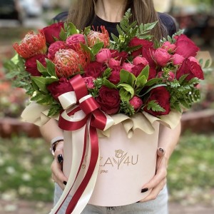 Композиция Подарок Амура с розами