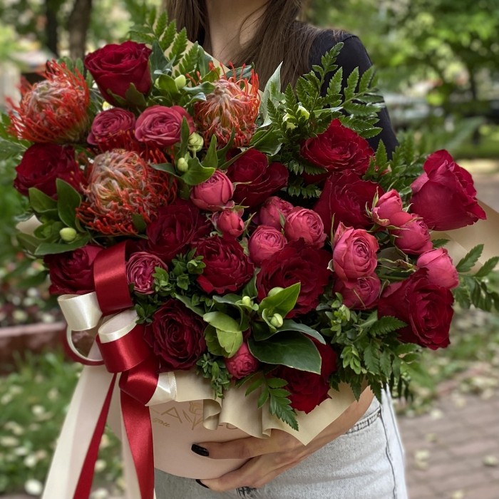 Композиция Подарок Амура с розами