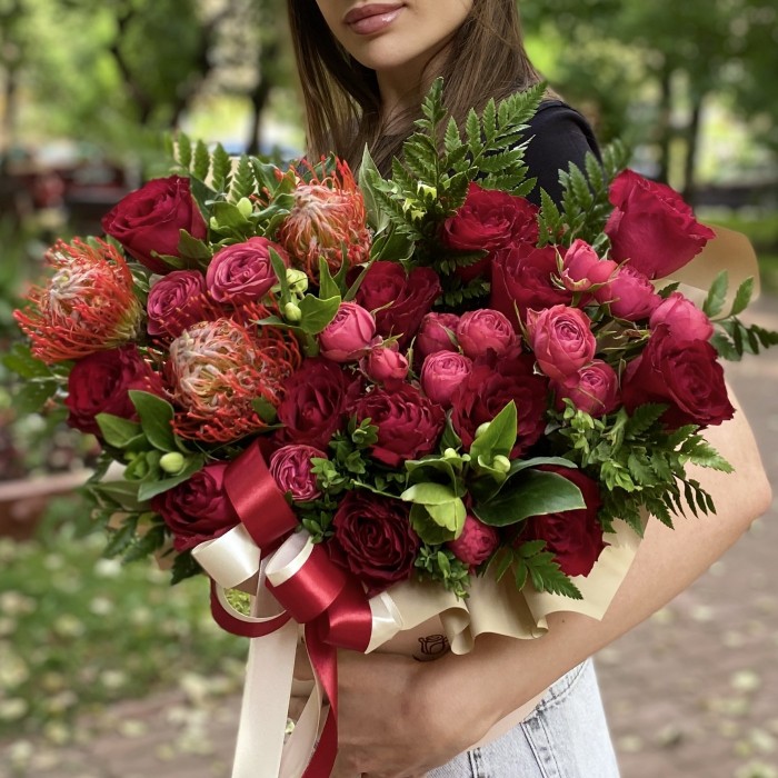 Композиция Подарок Амура с розами