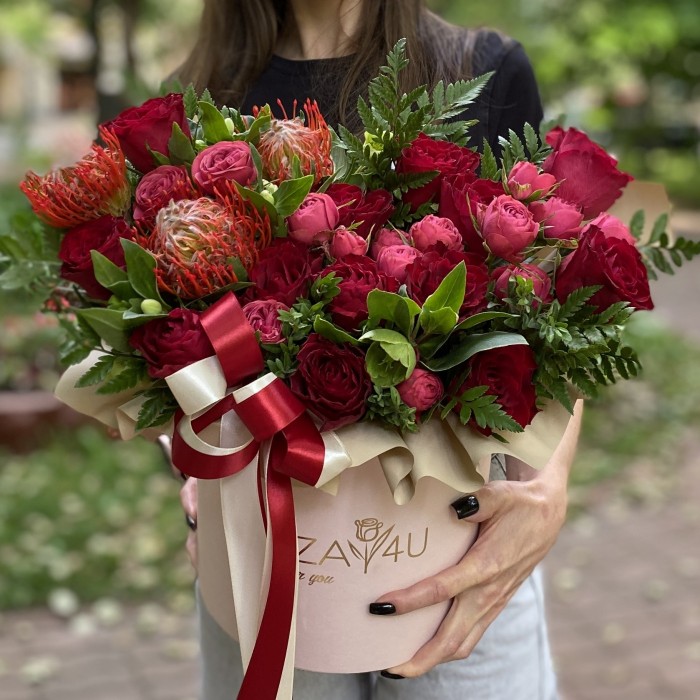 Композиция Подарок Амура с розами